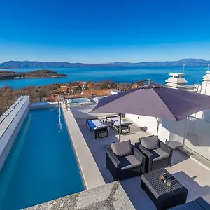 Solis Lacus Penthouse Apartment