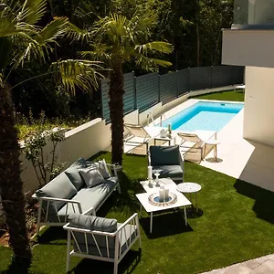 Luxury Royal Iris Apartment